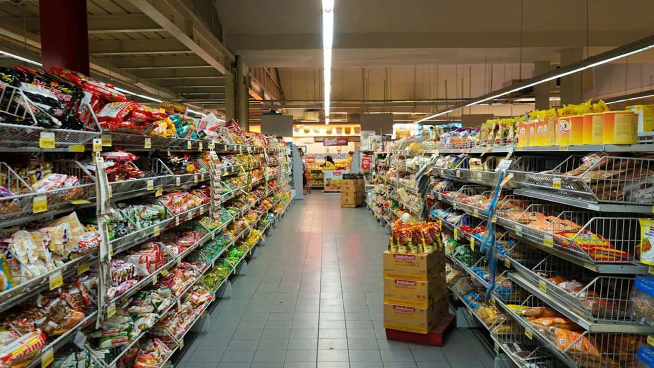 Retail Future Store Design Scaled 1
